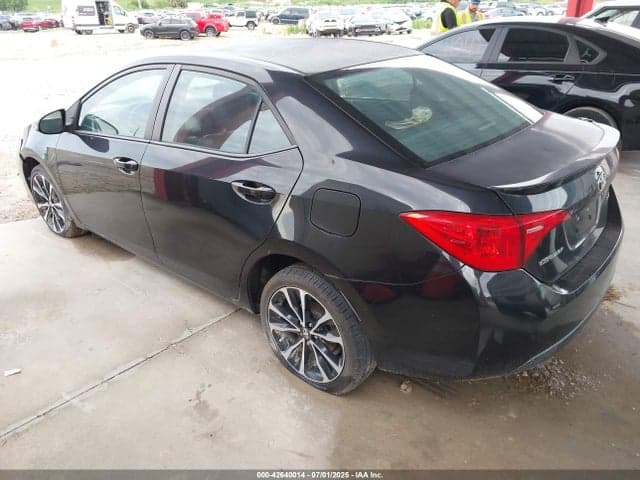 2017 TOYOTA COROLLA SE 3