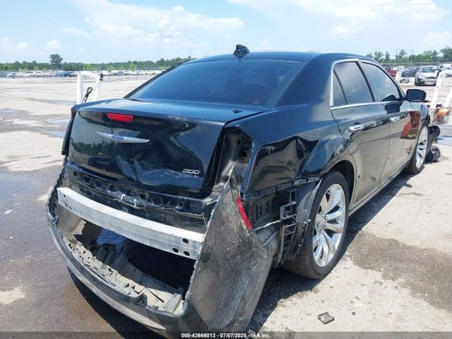 2020 CHRYSLER 300 LIMITED 4