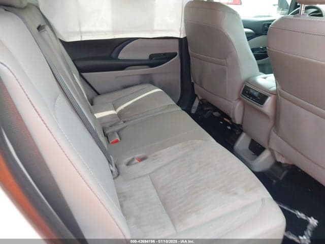 2019 TOYOTA HIGHLANDER LE PLUS 8