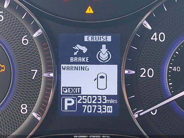 2017 INFINITI QX80 15