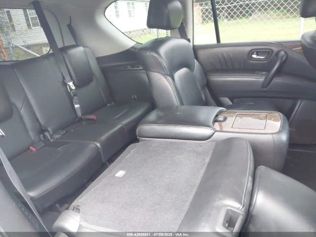 2017 INFINITI QX80 8