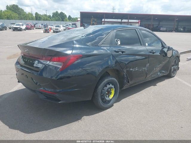 2022 HYUNDAI ELANTRA SEL 4