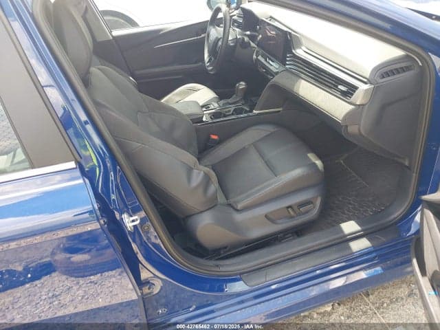 2025 TOYOTA CAMRY XLE 5