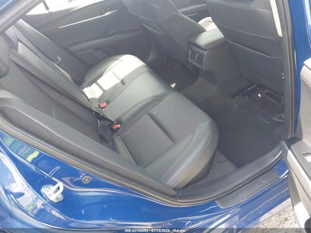 2025 TOYOTA CAMRY XLE 8