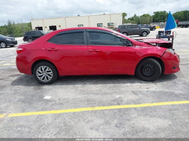 2018 TOYOTA COROLLA LE 12