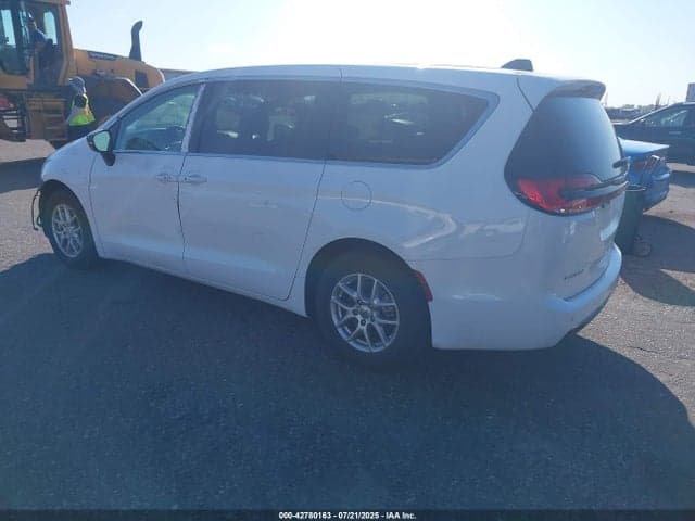 2024 CHRYSLER PACIFICA TOURING L 3