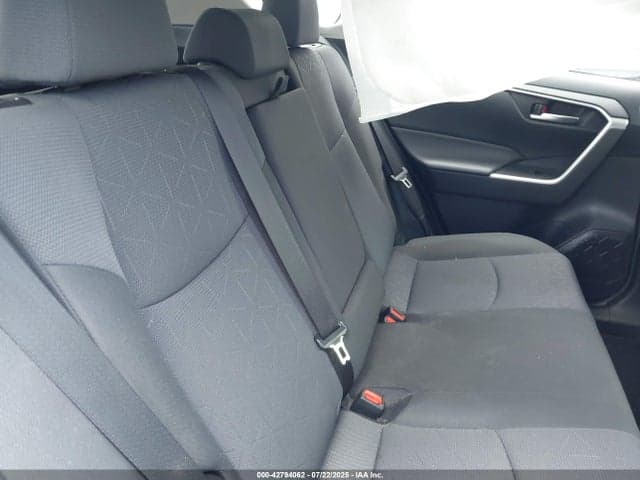 2020 TOYOTA RAV4 HYBRID XLE 8