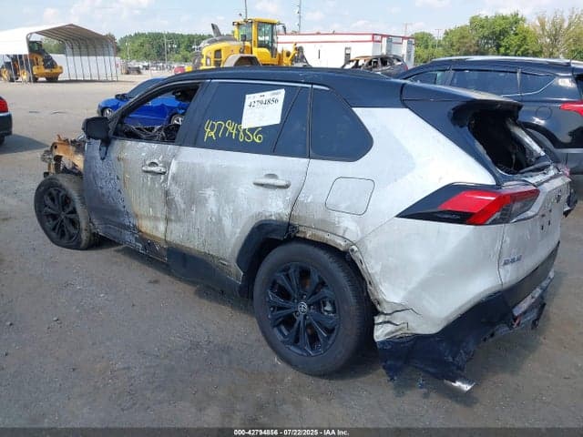 2025 TOYOTA RAV4 HYBRID XSE 3
