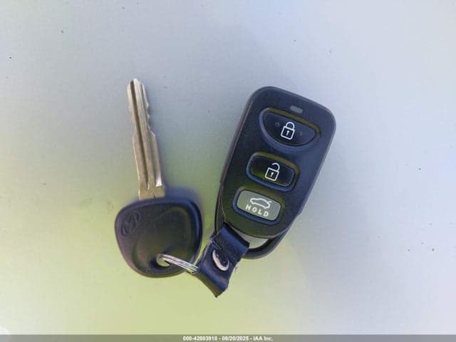 2017 HYUNDAI ELANTRA SE 11
