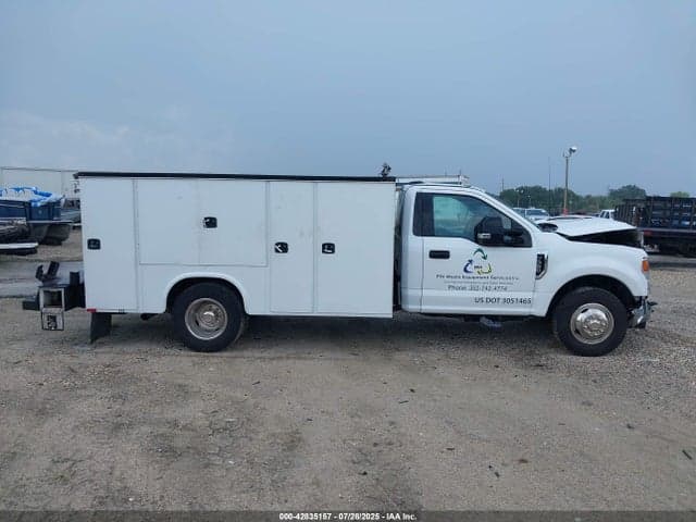2020 FORD F-350 CHASSIS XL 13