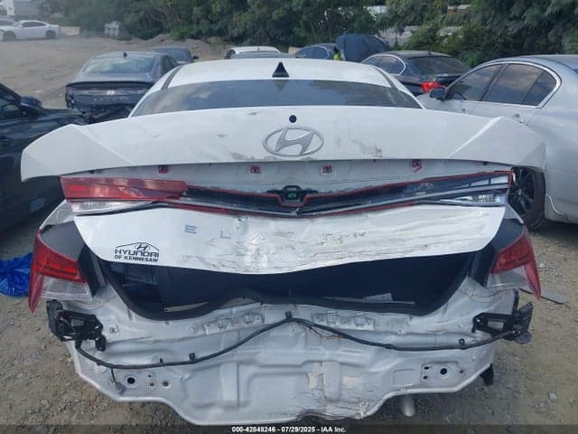 2024 HYUNDAI ELANTRA SEL 16