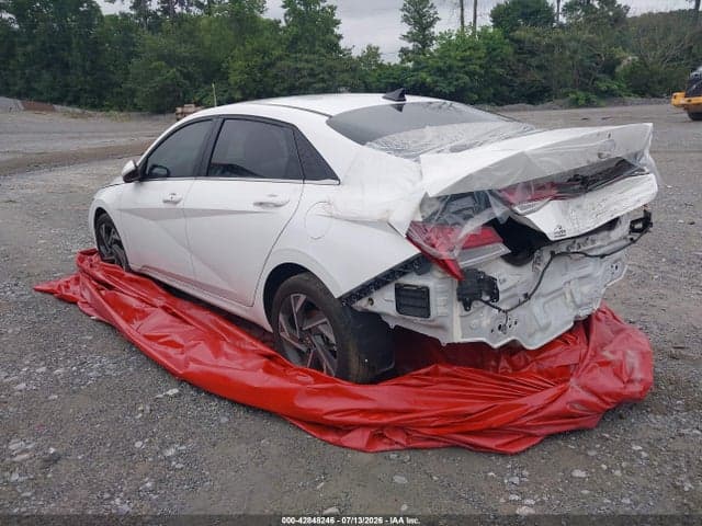 2024 HYUNDAI ELANTRA SEL 3