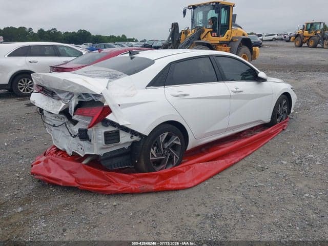 2024 HYUNDAI ELANTRA SEL 4