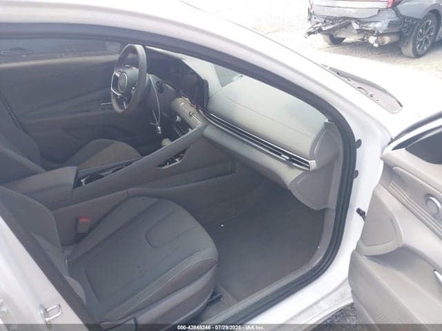 2024 HYUNDAI ELANTRA SEL 5