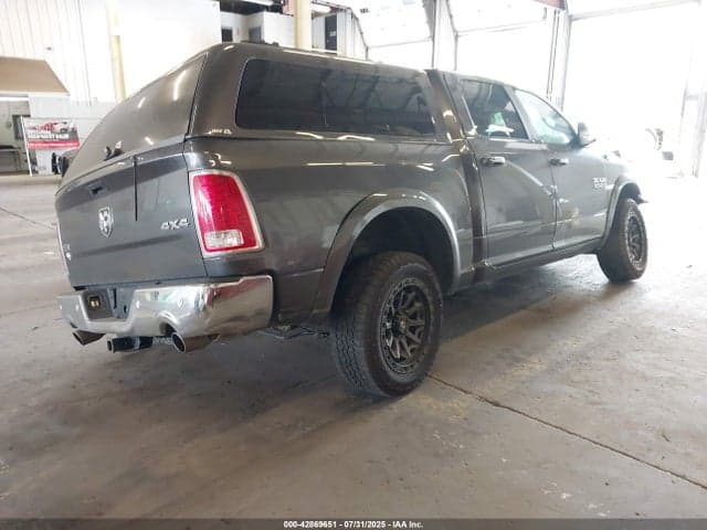 2017 RAM 1500 LARAMIE 4X4 5'7 BOX 4