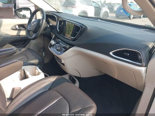 2024 CHRYSLER PACIFICA HYBRID SELECT 5