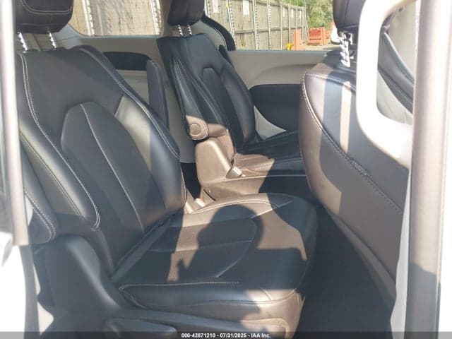 2024 CHRYSLER PACIFICA HYBRID SELECT 8
