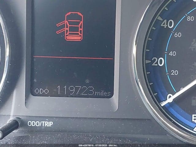 2019 TOYOTA COROLLA LE 15