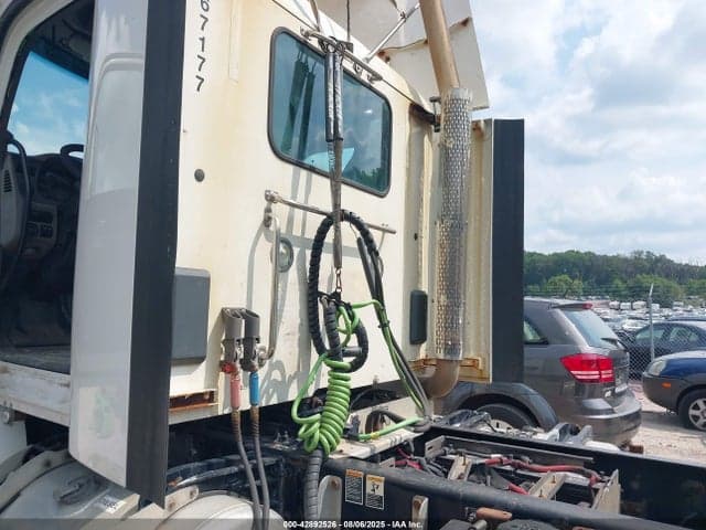 2017 PETERBILT 579 7