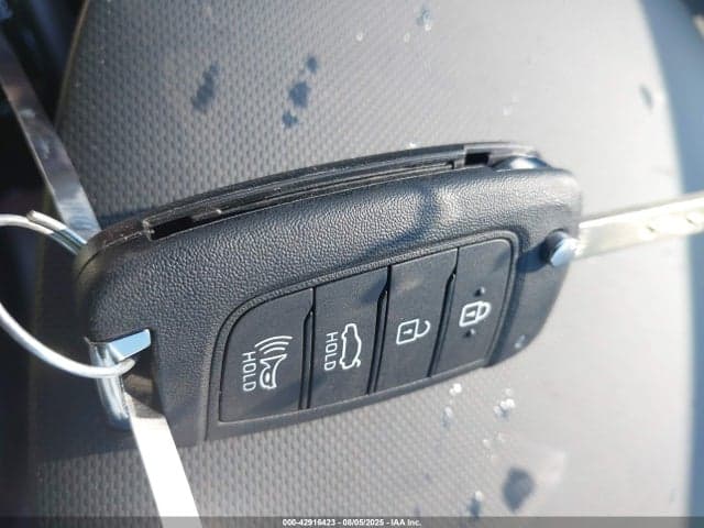 2025 HYUNDAI ELANTRA SE 11