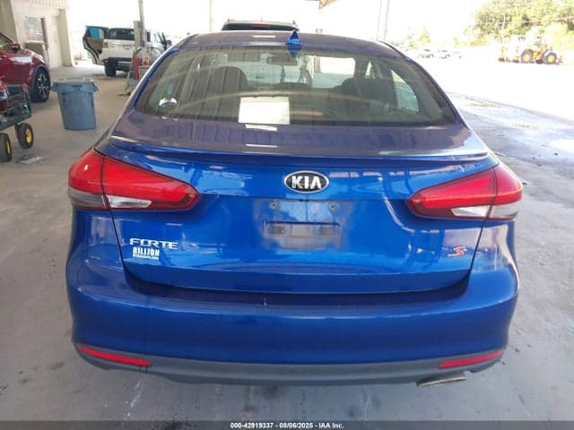 2017 KIA FORTE S 16