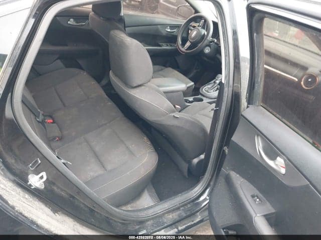 2019 KIA FORTE FE 8