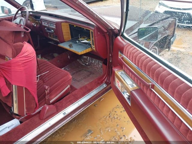 1983 CADILLAC DEVILLE 5