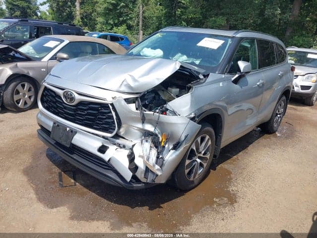 2020 TOYOTA HIGHLANDER XLE 2