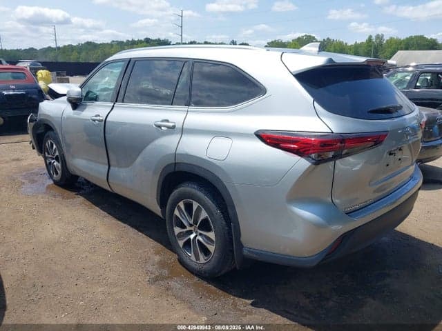 2020 TOYOTA HIGHLANDER XLE 3