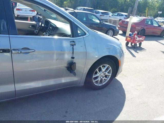 2020 CHRYSLER VOYAGER LXI 6