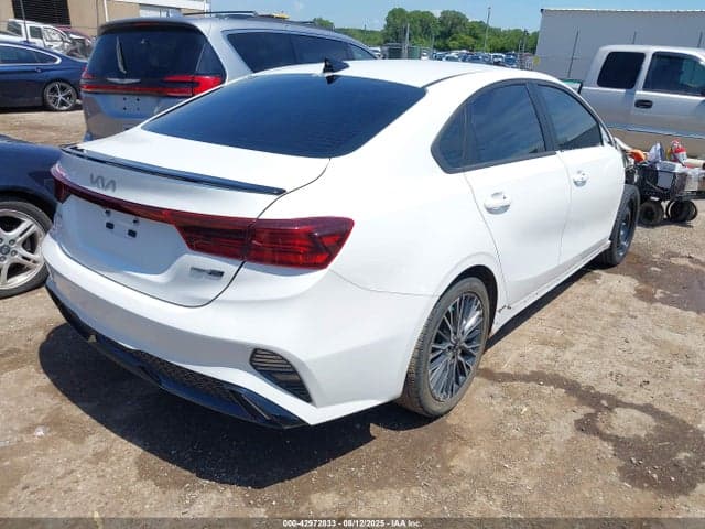 2023 KIA FORTE GT-LINE 4