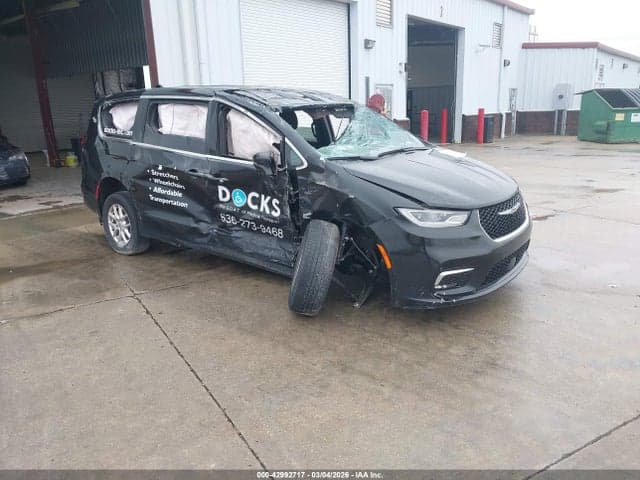 2024 CHRYSLER PACIFICA TOURING 1
