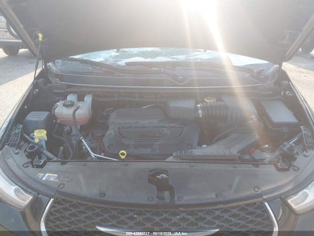 2024 CHRYSLER PACIFICA TOURING 10