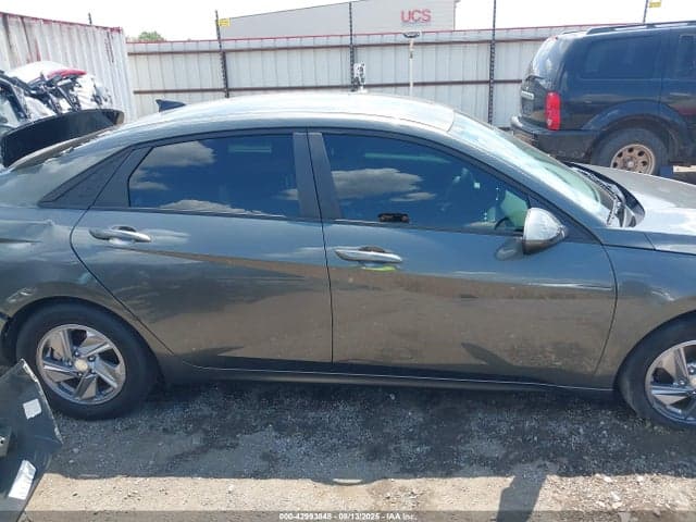 2024 HYUNDAI ELANTRA SE 13