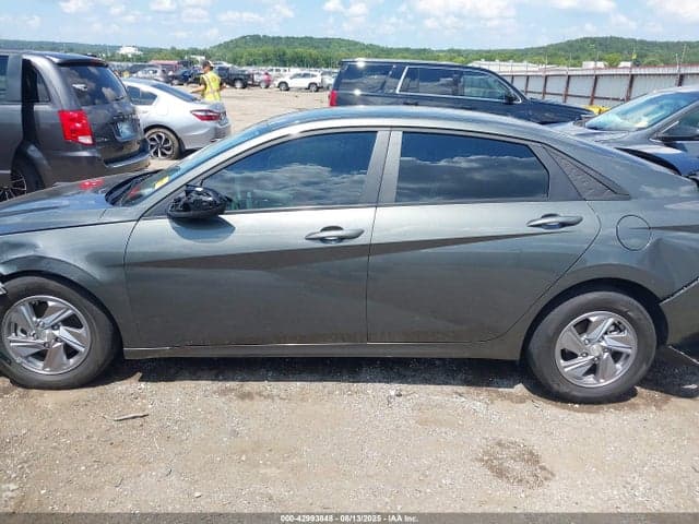 2024 HYUNDAI ELANTRA SE 14