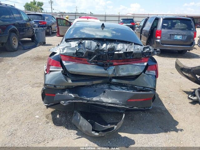 2024 HYUNDAI ELANTRA SE 16
