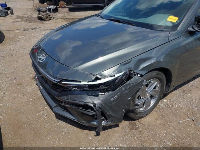 2024 HYUNDAI ELANTRA SE 17