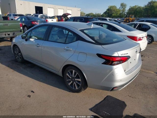 2021 NISSAN VERSA SV XTRONIC CVT 3