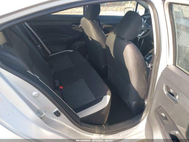 2021 NISSAN VERSA SV XTRONIC CVT 8