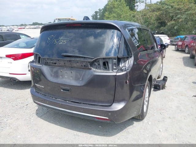 2023 CHRYSLER PACIFICA TOURING L 4