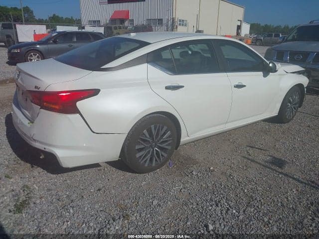 2023 NISSAN ALTIMA SV 4
