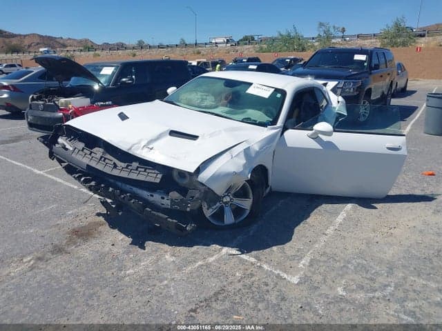 2017 DODGE CHALLENGER SXT 2