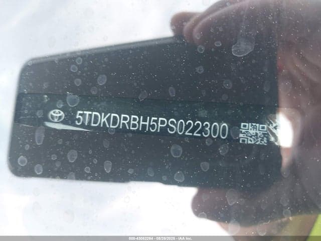 2023 TOYOTA HIGHLANDER XLE 9
