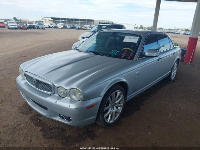 2008 JAGUAR XJ 2