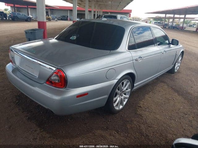 2008 JAGUAR XJ 4