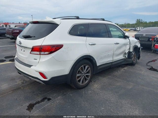 2017 HYUNDAI SANTA FE SE 4