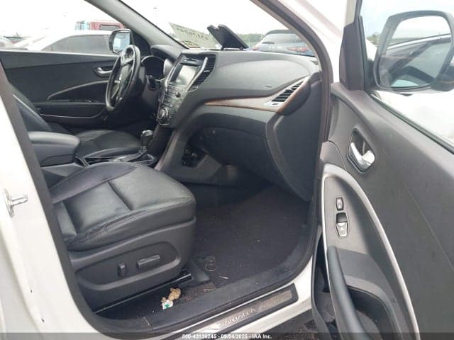 2017 HYUNDAI SANTA FE SE 5