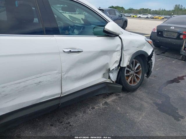 2017 HYUNDAI SANTA FE SE 6