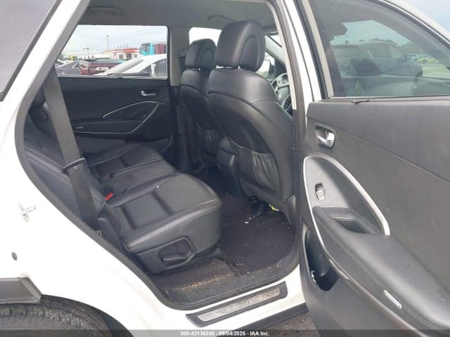 2017 HYUNDAI SANTA FE SE 8
