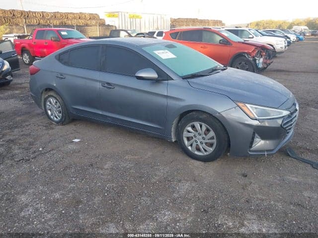 2019 HYUNDAI ELANTRA SE 1